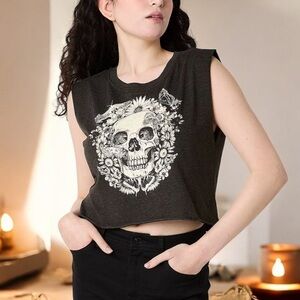 Skull Crew Neck Juniors Crop Top | SIZE XS